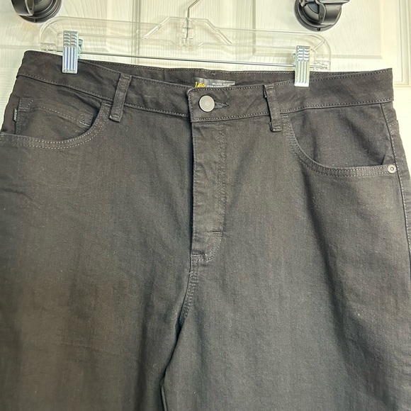 Lee High Rise Relax Fit Black Jeans - Picture 7 of 15